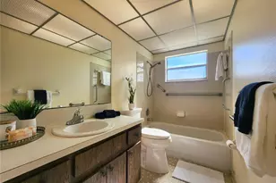 4201 33rd Ave Dr W, Bradenton, FL 34205 - Photo 12