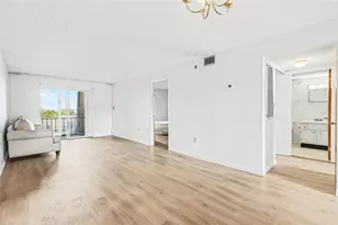 3723 Lake Bayshore Dr, Bradenton, FL 34205 - Photo 8