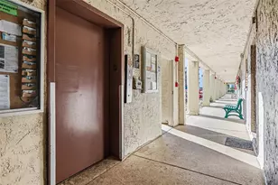 3723 Lake Bayshore Dr, Bradenton, FL 34205 - Photo 20