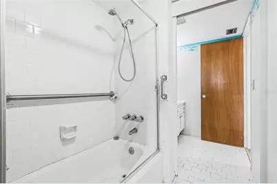 3723 Lake Bayshore Drive #H206, Bradenton, FL 34205 - Photo 10