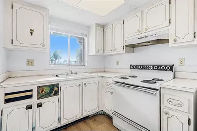 3723 Lake Bayshore Drive #H206, Bradenton, FL 34205 - Photo 10