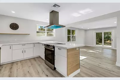 218 32nd Street W, Bradenton, FL 34205 - Photo 8