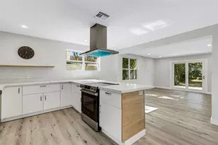 218 32nd St W, Bradenton, FL 34205 - Photo 8