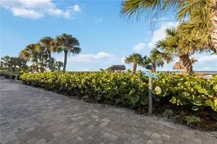 1055 W Peppertree Dr, Sarasota, FL 34242 - Photo 12