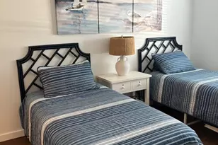 8977 S Midnight Pass Road S, Sarasota, FL 34242 - Photo 12