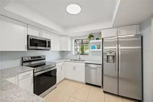 6515 Heritage Ln, Bradenton, FL 34209 - Photo 2