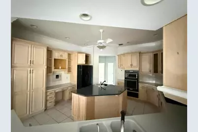 7430 Weeping Willow Drive, Sarasota, FL 34241 - Photo 10