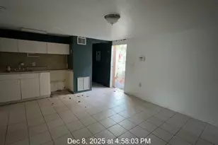 1672 10th St, Sarasota, FL 34236 - Photo 4