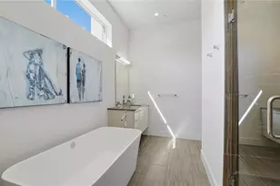 209 Cosmopolitan Ct, Sarasota, FL 34236 - Photo 32