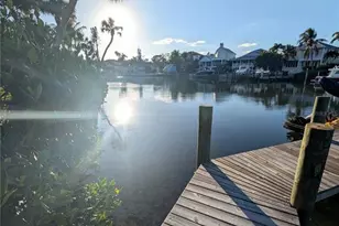 527 Venice Ln, Sarasota, FL 34242 - Photo 10