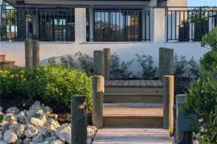 527 Venice Ln, Sarasota, FL 34242 - Photo 8