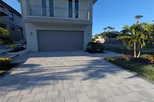 533 Venice Ln, Sarasota, FL 34242 - Photo 2