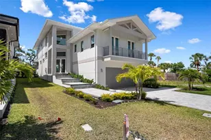 533 Venice Ln, Sarasota, FL 34242 - Photo 2