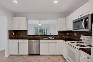 3930 Center Gate Cir, Sarasota, FL 34233 - Photo 12