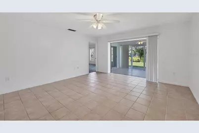 3930 Center Gate Circle #16, Sarasota, FL 34233 - Photo 8