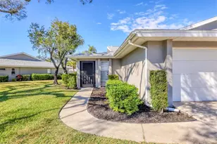 3930 Center Gate Cir, Sarasota, FL 34233 - Photo 4