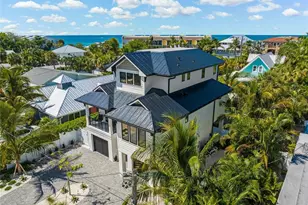 5612 Guava St, Holmes Beach, FL 34217 - Photo 2