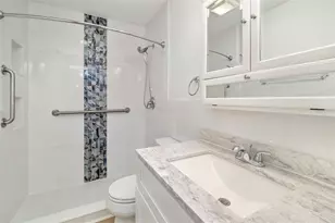 203 47th Ave Dr W, Bradenton, FL 34207 - Photo 10