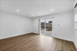 2711 Kilgore Pl, Sarasota, FL 34235 - Photo 12