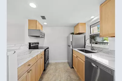 5231 Gulf Of Mexico Drive #104, Longboat Key, FL 34228 - Photo 8