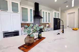 2475 Bay St, Sarasota, FL 34237 - Photo 14