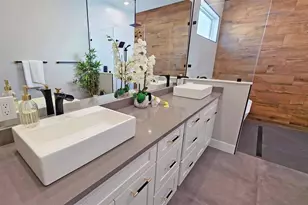 2475 Bay St, Sarasota, FL 34237 - Photo 26