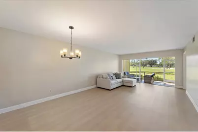 7860 Palm Aire Lane #104, Sarasota, FL 34243 - Photo 4