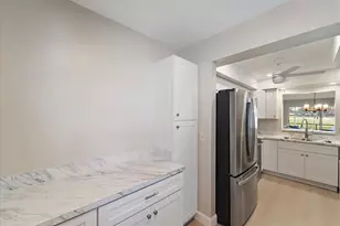 7860 Palm Aire Ln, Sarasota, FL 34243 - Photo 12