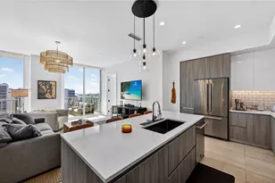 301 Quay Commons, Sarasota, FL 34236 - Photo 14