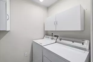 1717 Hammocks Ave, Lutz, FL 33549 - Photo 10