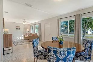 209 Briggs Ct, Sarasota, FL 34237 - Photo 8