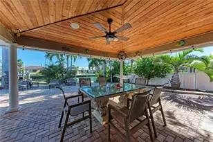 608 Hampshire Ln, Holmes Beach, FL 34217 - Photo 46