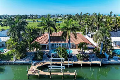 608 Hampshire Lane, Holmes Beach, FL 34217 - Photo 2