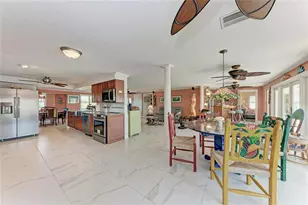 608 Hampshire Ln, Holmes Beach, FL 34217 - Photo 26