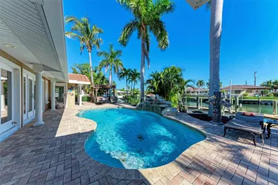 608 Hampshire Lane, Holmes Beach, FL 34217 - Photo 54