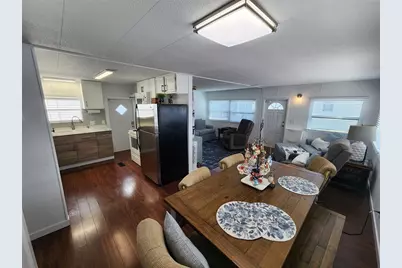 2204 17th Street Court W, Bradenton, FL 34205 - Photo 8