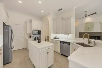 8404 Abingdon Court, University Park, FL 34201 - Photo 12