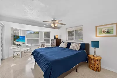 3326 Rowena Street, Sarasota, FL 34231 - Photo 12