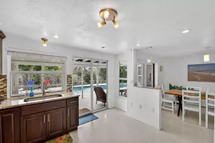 3326 Rowena St, Sarasota, FL 34231 - Photo 10