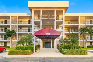 7461 W Country Club Dr, Sarasota, FL 34243 - Photo 2