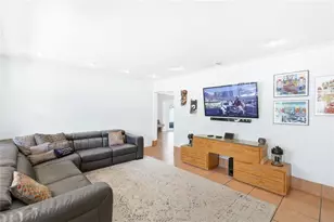 1939 High Point Dr, Sarasota, FL 34236 - Photo 6