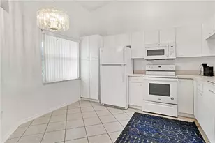 6228 Country Club Way, Sarasota, FL 34243 - Photo 14