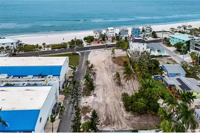 1101 Gulf Drive N, Bradenton Beach, FL 34217 - Photo 2