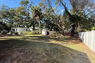 1471 18th St, Sarasota, FL 34234 - Photo 4