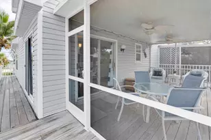 6250 Holmes Blvd, Holmes Beach, FL 34217 - Photo 26