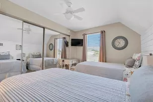 6250 Holmes Blvd, Holmes Beach, FL 34217 - Photo 24