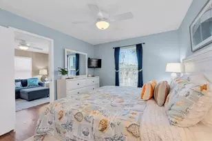 6250 Holmes Blvd, Holmes Beach, FL 34217 - Photo 14