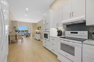 8632 Dunmore Dr, Sarasota, FL 34231 - Photo 18