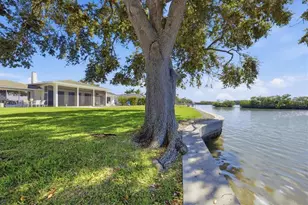 8632 Dunmore Dr, Sarasota, FL 34231 - Photo 32