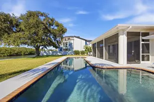 8632 Dunmore Dr, Sarasota, FL 34231 - Photo 30